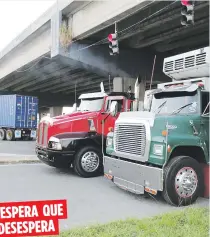  ??  ?? ESPERA QUE DESESPERA Algunas empresas han optado por no depender del gobierno, y tras 10 días del paso del huracán María han comenzado a buscar soluciones por su cuenta.