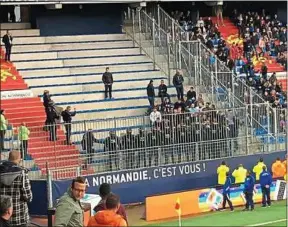  ??  ?? Les CRS dans le parcage nantais à Caen, lors du match de L1 en avril.