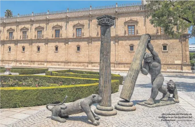  ?? // JUAN JOSÉ ÚBEDA ?? Recreación del Escudo de Andalucía en los Jardines del Parlamento