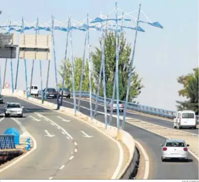  ?? JOSUÉ CORREA ?? Acceso al Puente del Odiel desde Huelva en sentido Aljaraque.