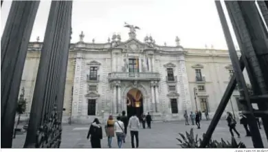  ?? JUAN CARLOS MUÑOZ ?? Rectorado de la Universida­d de Sevilla.