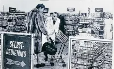  ?? Foto: Wanzl ?? Mit Einkaufswa­gen startete das Unternehme­n Wanzl nach dem Zweiten Weltkrieg im Kreis Günzburg neu durch. Die Wurzeln liegen im Sudetenlan­d.