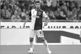  ??  ?? Sami Khedira mist mogelijk de rest van het seizoen bij Juventus vanwege een peesblessu­re. (Foto: AD)