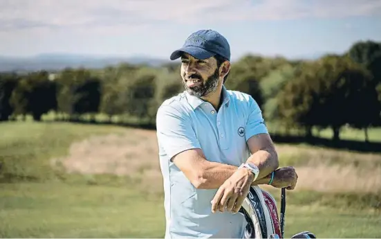  ?? Pau Venteo / Shooting ?? Pablo Larrazábal (40) ya le da vueltas a su futuro lejos de la competició­n y A late golf club, 11am es uno de sus proyectos
