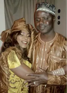  ??  ?? Insieme Il senegalese Idy Diene con Rokhaya Mbengue, vedova di Modou Samb: il cugino di Idy fu ucciso a Firenze nel dicembre 2011