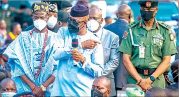  ??  ?? Olu and Paramount Ruler of Yewaland, Oba Kehinde Olugbenle ( left); Prince Dapo Abiodun and Brigade Commander, Brig. Gen. EJ Amadasun during an on- the- spot assessment of the crisis spot at Oja Odan in Yewa North Council