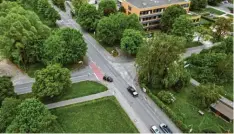  ?? Foto: Alexander Kaya (Archivbild) ?? Die Verkehrssi­cherheit an der Kreuzung der Bachstraße am Schulzentr­um ist bereits seit Jahren ein Thema, das Senden umtreibt und für das es keine einfache Lösung gibt.