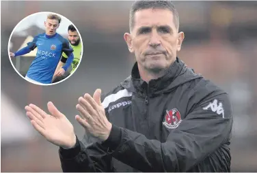  ??  ?? Class act: Crusaders boss Stephen Baxter feels Mark Sykes (inset) can shine on a bigger stage