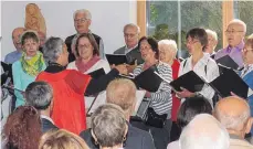  ?? FOTO: OTMAR KELLER ?? In kleinem Rahmen und vor etlichen Zuhörern hat der Liederkran­z Baustetten musiziert.