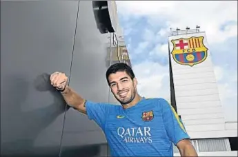  ?? ROSER VILALLONGA ?? Luis Suárez posa para este diario en la Ciutat Esportiva del Barça