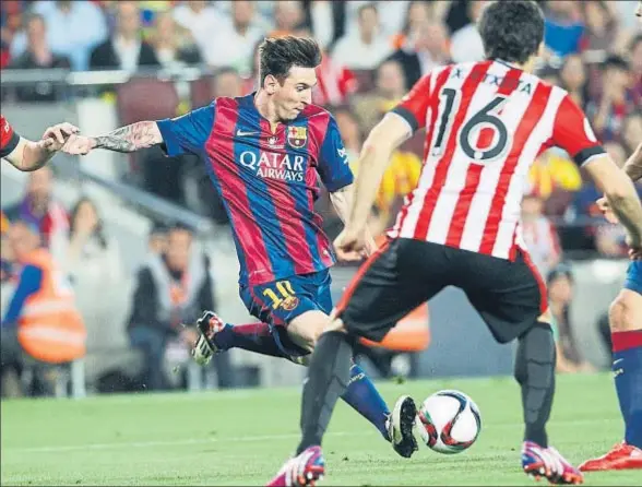  ?? MANÉ ESPINOSA ?? Prodigiosa jugada de Messi que concluyó con el primer gol blaugrana en la última final entre Barça y Athletic, el 2015 en el Camp Nou