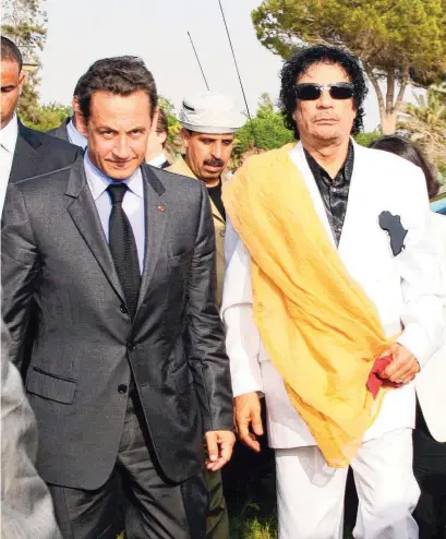  ??  ?? eeft Nicolas Sarkozy om in 2007 verkozen te worden tot president van Frankrijk geld aangenomen van de Libische leider Moammar Gaddafi? Het vermoeden dat Libië voor 50 miljoen euro meebetaald­e aan zijn campagne, hangt al sinds 2011 in de lucht. Dat...