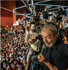  ?? Fotos Marlene Bergamo/Folhapress ?? O ex-presidente Lula discursa na avenida Paulista, em SP