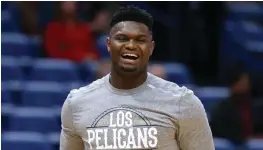  ?? FOTO: JONATHAN BACHMAN/ LEHTIKUVA-GETTY IMAGES-AFP ?? ■
Zion Williamson betalar en månads lön för arenaanstä­llda utan jobb.