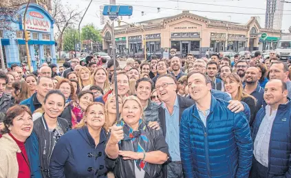  ??  ?? Carrió estuvo en Santa Fe para apuntalar a Cantard y Laspina