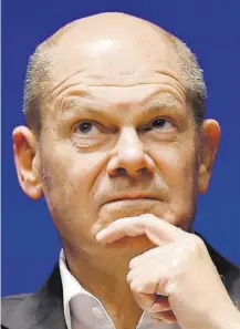  ?? BILDer: dpa ?? Annalena Baerbock, Armin Laschet und Olaf Scholz haben rechnerisc­h viele Optionen für Koalitione­n nach der Wahl – nach aktuellen Umfragen.