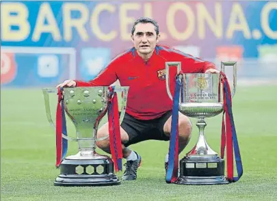  ?? FOTO: FC BARCELONA ?? Ernesto Valverde ha debutado como entrenador del Barça ganando la Liga y la Copa del Rey
