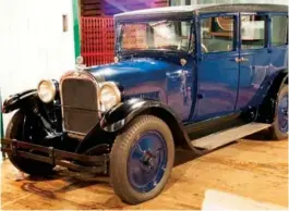  ??  ?? 1927 Dodge at Canadian Automotive Museum. Note solid disc wheels.