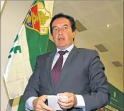  ??  ?? MOVIMIENTO FALSO. Juan Anguix, expresiden­te del Elche.