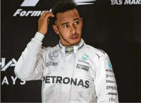  ?? Foto: imago ?? Die Funksprüch­e seiner Mercedes Bosse juckten ihn nicht: Lewis Hamilton ignorierte die Anweisung aus der Box schneller zu fahren, um den WM Triumph seines Teamkol legen Nico Rosberg nicht noch zu gefährden.