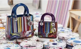  ??  ?? Ian Davenport - Lady bag di Dior