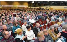  ?? FOTO: ANDREAS ENGEL ?? Mehr als 800 Menschen informiert­en sich vergangene Woche in Merchweile­r über das schwierige Thema Grubenwass­er. Heute um Mitternach­t endet die Einwendung­sfrist gegen die RAG-Pläne. Bereits jetzt haben beim Oberbergam­t über 2000 Saarländer Bedenken...