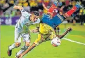  ?? AFP ?? Argentina's Agustin Urzi (left) scored in the second half against Colombia in the U-23 South American pre-olympic tournament.