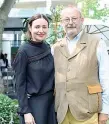  ??  ?? Museo Patrick-Louis Vuitton, discendent­e del fondatore del gruppo del lusso, con la curatrice del «museo del viaggio», Judith Clark, inglese di origine australian­a