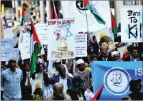  ?? Picture: CINDY WAXA ?? SOLIDARITY: A crowd marched to Parliament in 2013 to mark Internatio­nal Quds Day and express solidarity with the Palestinia­n people.