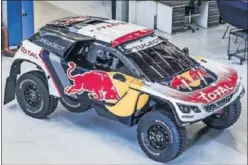  ??  ?? COLORES DE 2017. Peugeot mostró la decoración del 3008 DKR.