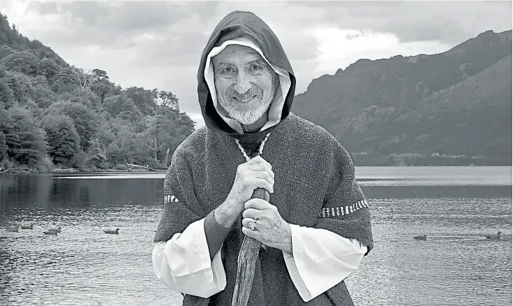  ?? Fotos Diego ortiz Mugica ?? Steindl Rast, pionero del diálogo interrelig­ioso, recorre el mundo predicando con una mirada diferente de la felicidad y el éxito