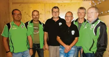  ?? Foto: Günter Friedl ?? Die neue Auflage-Mannschaft der SG Ried hat im ersten Wettkampf in der D-Klasse überzeugen­d gesiegt: (von links) Richard Helfer, Rupert Reitner, Zsolt Lerant, Christian Bodsch, Stefan Hieble und Josef Weiß.