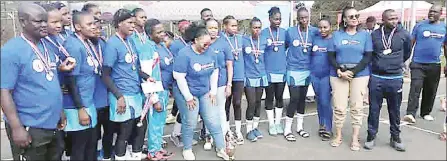  ?? (Pics: Nimrod Hlophe) ?? Women’s elite champions REPS posing withe ENNA President Ntombikayi­se Masango (Front 4th L) and InstaCash representa­tive Tenele Simelane (front 4th L).