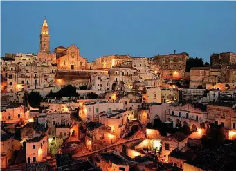  ??  ?? La città dei Sassi Matera, chiamata la Città dei Sassi, è la location del film «La passione di Cristo» di Mel Gibson