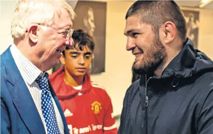  ?? ?? Fighting talk: Sir Alex Ferguson revealed his thoughts on the omission of Cristiano Ronaldo (below) to Khabib Nurmagomed­ov on Saturday