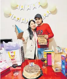  ?? ?? Gloria Irene Herrera y Óscar Alejandro Espinosa celebraron sus cumpleaños el pasado mes de enero
