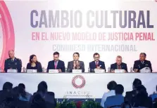  ??  ?? Expertos coincidier­on en un cambio cultural durante el Congreso Internacio­nal Cambio Cultural en el Nuevo Modelo de Justicia Penal.