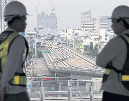  ?? CHANAT KATANYU ?? Constructi­on of the MRT Blue Line extensions for Hua Lamphong-Bang Khae and Bang Sue-Tha Phra are expected to be completed in late 2019.
