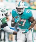  ?? JIM RASSOL/SUN SENTINEL ?? 4:25 p.m. Nov. 25, CBSFive Dolphins who have exceeded expectatio­ns and five more who have fallen well short.