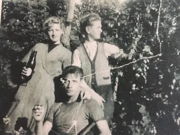  ?? ?? My nan, Patricia Lyons, with her brother, Charlie, and my grandad, Roy Lyons