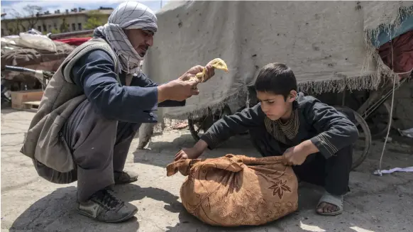  ?? Stefanie Glinksi for The National ?? Abdul, 9, sells bolani, a vegetable-filled bread, at a Kabul market; below, Halime, 12, is being married off by her parents