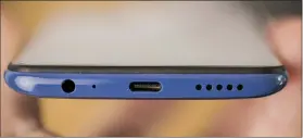  ??  ?? There’s a 3.5mm headphone jack on the bottom of the phone.