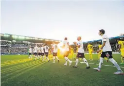  ?? FOTO: VEGARD WIVESTAD GRØTT, NTB SCANPIX ?? VAKKERT: Odd entrer det som beskrives som vakre Skagerak Arena til møtet med Dortmund.