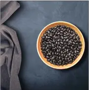  ?? DREAMSTIME ?? Canned black beans are good in a hearty meatless chili.