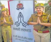  ?? PTI ?? ■
Women police personnel during the inaugurati­on of 'Namaste Lucknow' campaign to reach out to citizens, in Lucknow on Sunday.