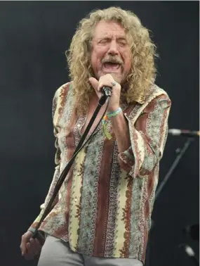  ??  ?? Robert Plant performs at Glastonbur­y Festival