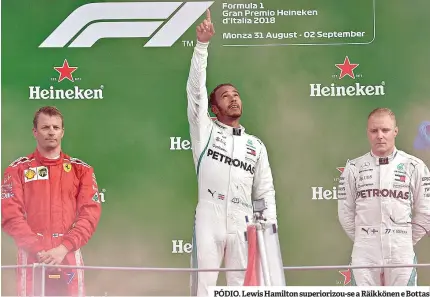  ??  ?? PÓDIO. Lewis Hamilton superioriz­ou-se a Räikkönen e Bottas