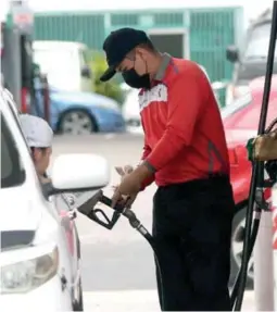  ?? FOTO: EL HERALDO ?? Las alzas que los carburante­s registraro­n este mes se reflejarán en la inflación de febrero 2024 que publicará el Banco Central.