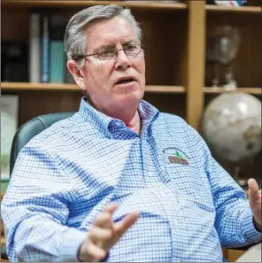  ?? WILLIAM HARVEY/THREE RIVERS EDITION ?? Jim S. Gowen Sr. discusses his involvemen­t with many projects aimed at improving downtown Newport and attracting more tourists to Jackson County. Born in Wynne, Gowen moved to Newport in 1983 to become president and senior lending officer at Merchants...