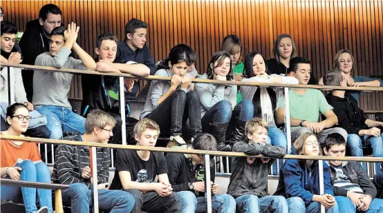  ??  ?? Teilhabe und Partizipat­ion bei Österreich­s Jugendlich­en? Laut einer Studie des Jugendmini­steriums sind junge Egoisten auf dem Vormarsch.